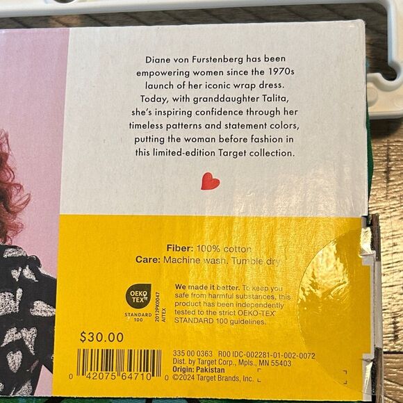 DianeβVon Furstenberg Tropical Green and White Shower Curtain - Picture 8 of 17